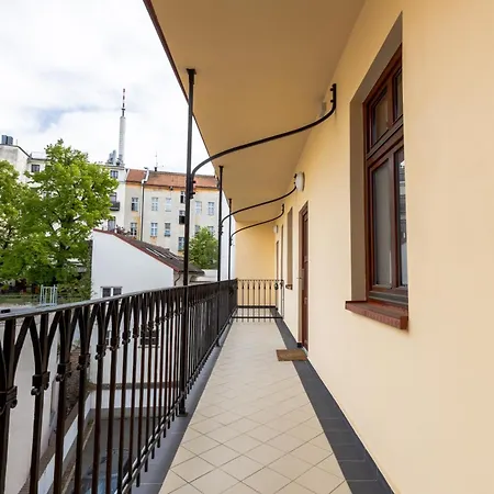 Stay2Gether Studio In Pink 16 - Main Train Station Prague Exterior photo